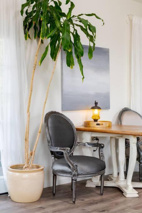 Take It Easy On The Porch In A Hollywood Hideaway Villa ลอสแอนเจลิส ภายนอก รูปภาพ