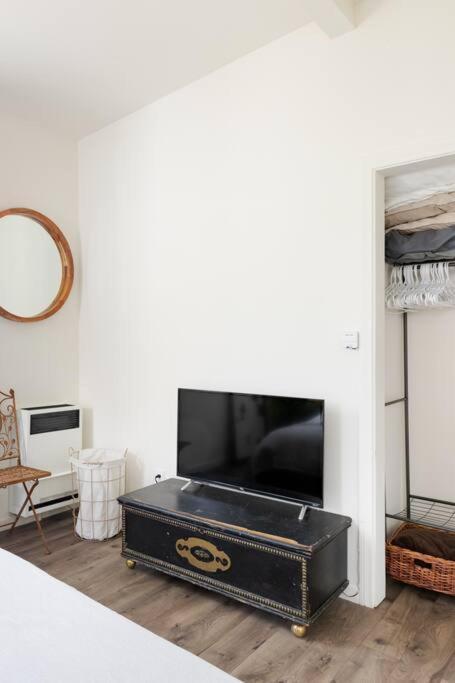 Take It Easy On The Porch In A Hollywood Hideaway Villa ลอสแอนเจลิส ภายนอก รูปภาพ