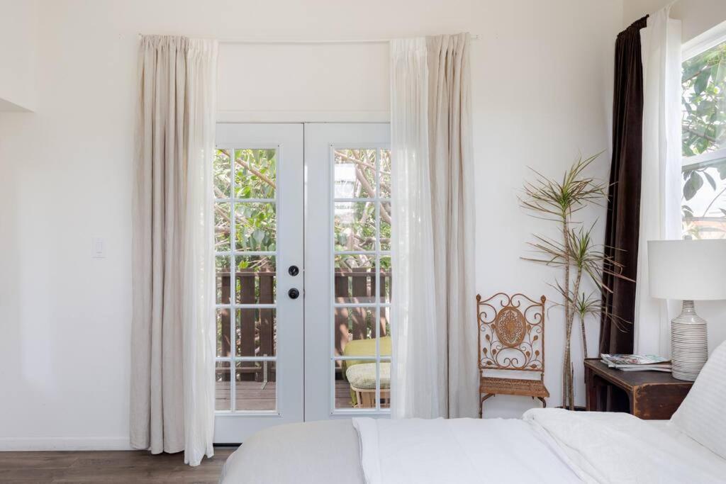 Take It Easy On The Porch In A Hollywood Hideaway Villa ลอสแอนเจลิส ภายนอก รูปภาพ