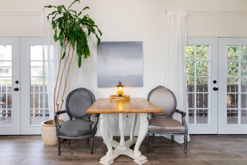 Take It Easy On The Porch In A Hollywood Hideaway Villa ลอสแอนเจลิส ภายนอก รูปภาพ